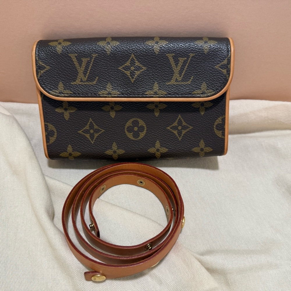 Louis Vuitton Pochette Florentine